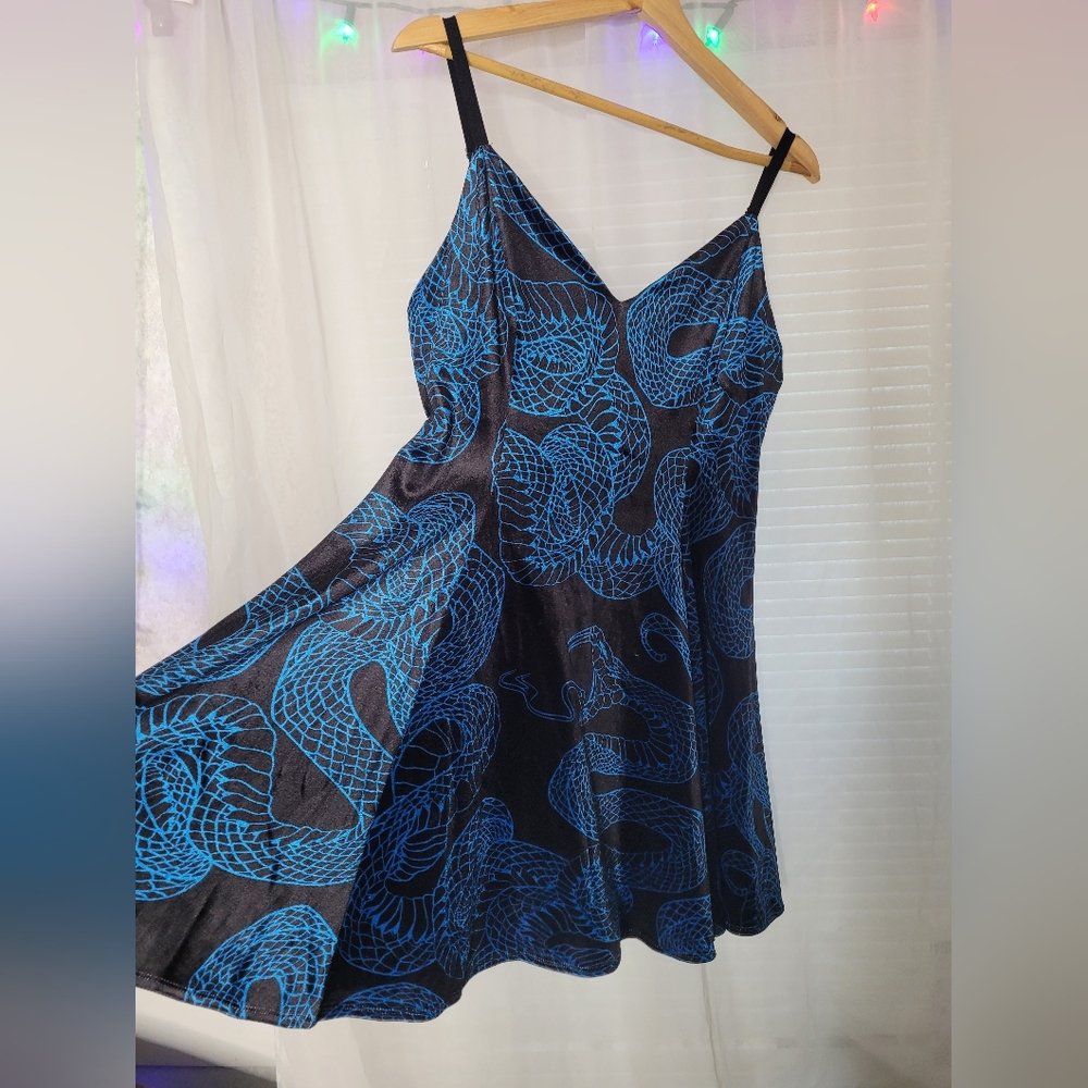 Blackmilk Venomous Blue Velvet Mini Strappy Dress Size XL Black Whimsigoth - Picture 3 of 14